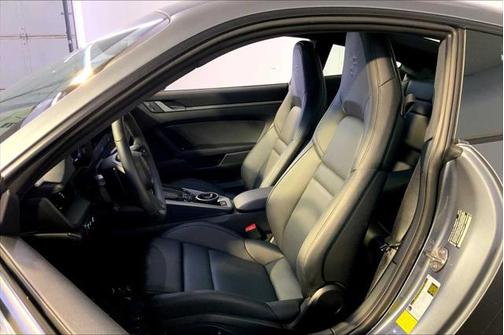 2025 Porsche 911 Carrera