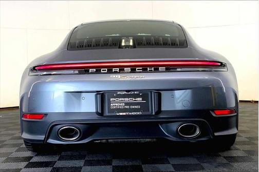 2025 Porsche 911 Carrera