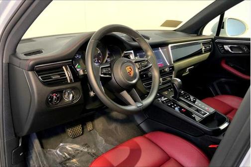 2022 Porsche Macan Base