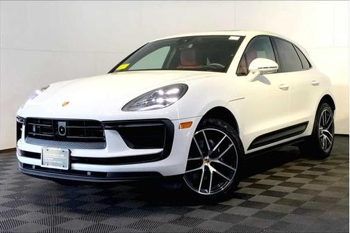2022 Porsche Macan Base
