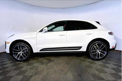 2022 Porsche Macan Base