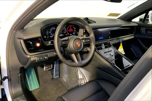 2026 Porsche Panamera 4