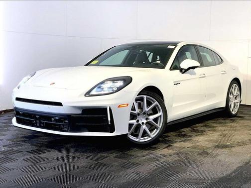 2026 Porsche Panamera 4