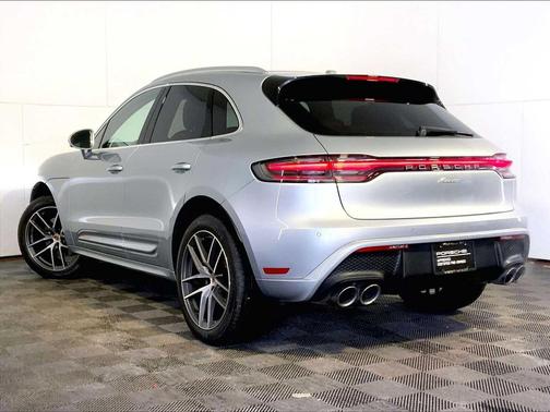 2023 Porsche Macan AWD