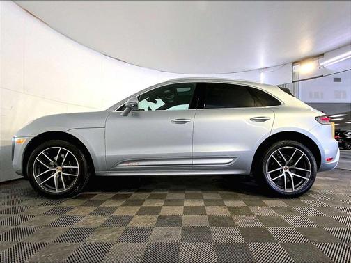 2023 Porsche Macan AWD