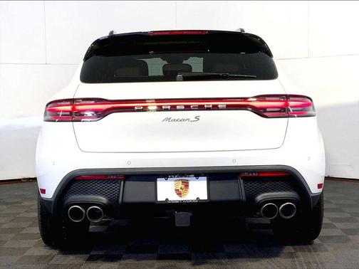 2Y/Carrara White M 2026 Porsche Macan Macan