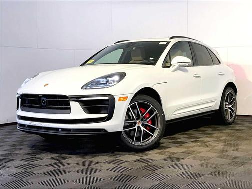 2Y/Carrara White M 2026 Porsche Macan Macan