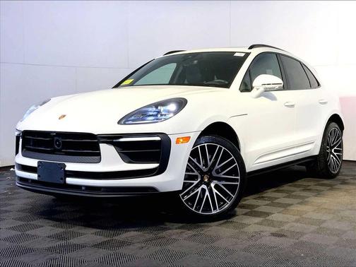 2025 Porsche Macan AWD