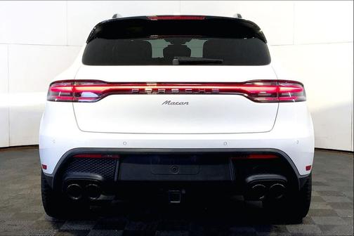 2025 Porsche Macan AWD