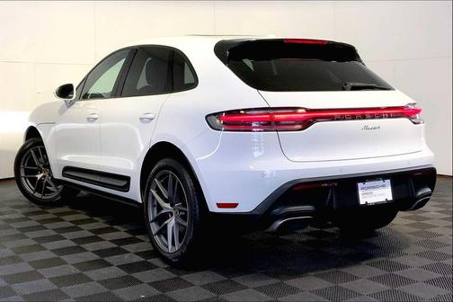 2022 Porsche Macan AWD
