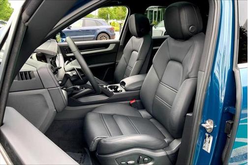2024 Porsche Cayenne AWD
