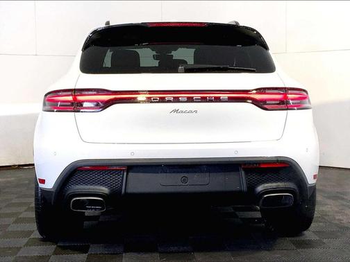 2026 Porsche Macan AWD