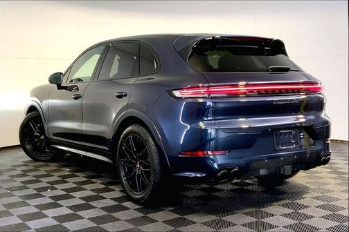 2025 Porsche Cayenne GTS