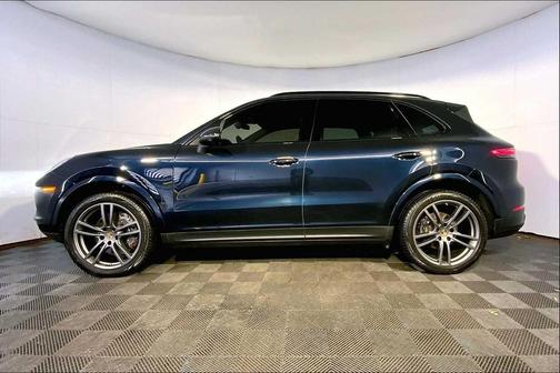 2023 Porsche Cayenne Platinum Edition