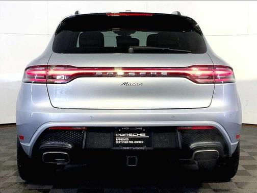 Dolomite Silver Metallic 2023 Porsche Macan Macan