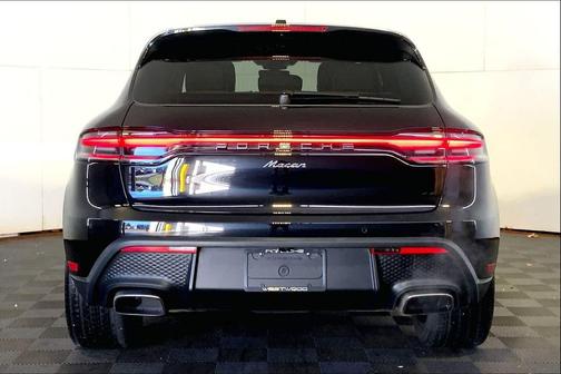 2025 Porsche Macan AWD