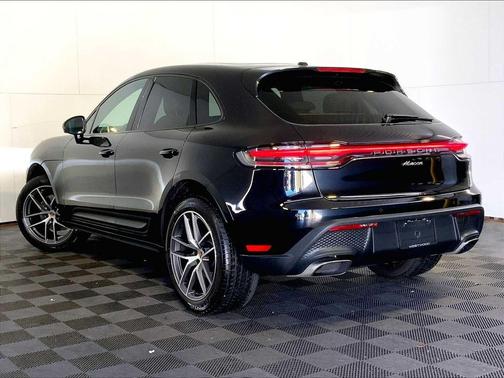 2025 Porsche Macan AWD