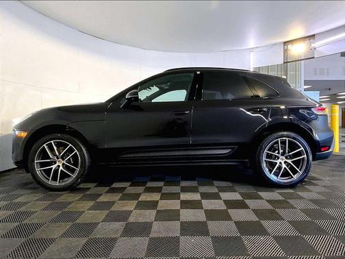 2T/Jet Black Metal 2026 Porsche Macan Macan