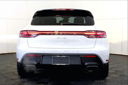 2025 Porsche Macan AWD