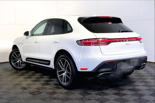 2025 Porsche Macan AWD