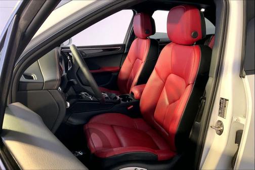 2025 Porsche Macan AWD