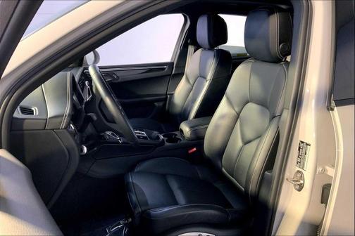 2023 Porsche Macan T