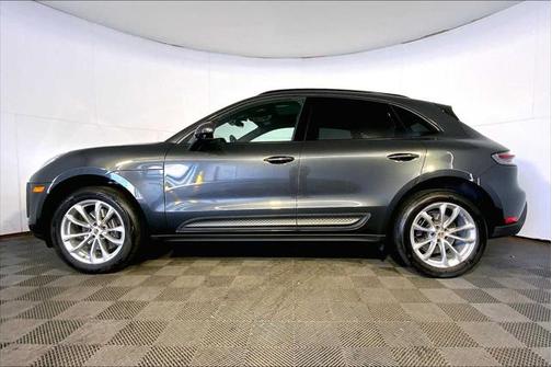 2023 Porsche Macan Base