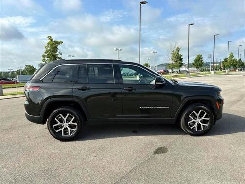 2024 Jeep Grand Cherokee Limited 4x2
