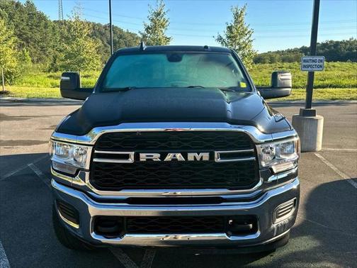 2023 RAM 3500 Tradesman Crew Cab 4x4 64' Box