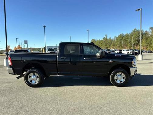 2023 RAM 3500 Tradesman Crew Cab 4x4 64' Box