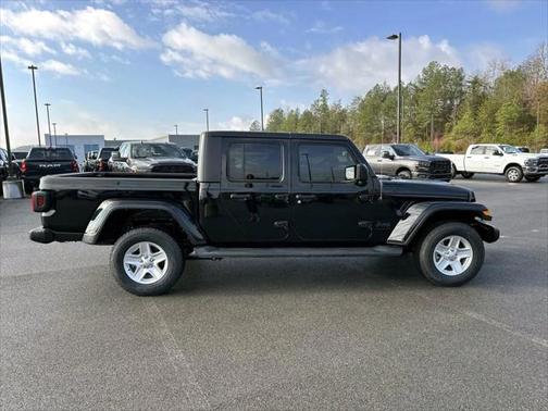 2022 Jeep Gladiator Sport S 4x4