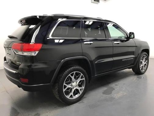 Photo 2 of 35 of 2019 Jeep Grand Cherokee Limited