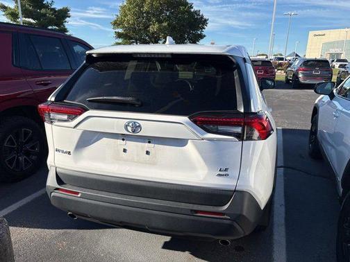 2022 Toyota RAV4 LE