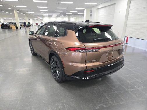 Bronze 2026 Toyota Crown Signia Limited