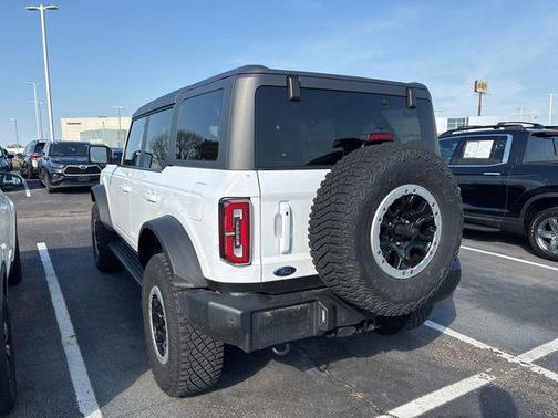 Oxford White 2023 Ford Bronco Outer Banks