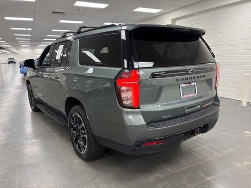 Silver Sage Metallic 2023 Chevrolet Suburban RST