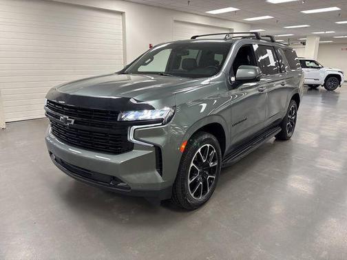 Silver Sage Metallic 2023 Chevrolet Suburban RST