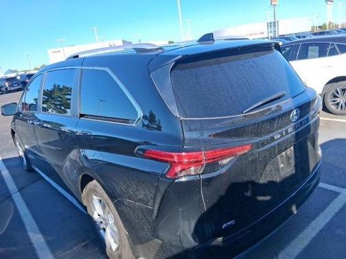 2023 Toyota Sienna Limited