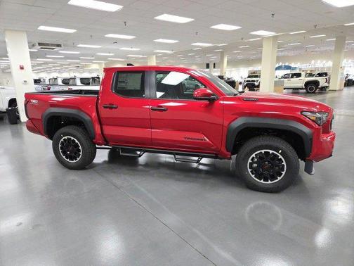 2026 Toyota Tacoma Hybrid TRD Off Road