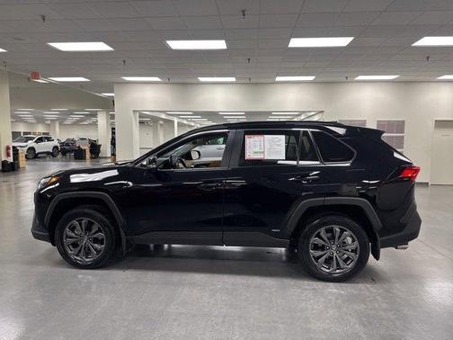 2025 Toyota RAV4 Hybrid XLE Premium