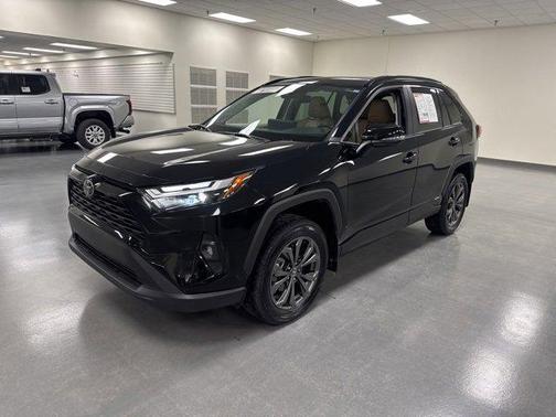 2025 Toyota RAV4 Hybrid XLE Premium