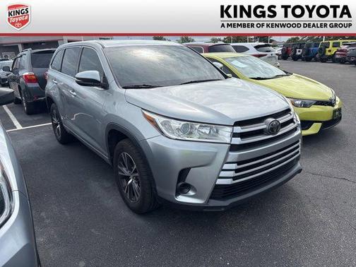 Celestial Silver Metallic 2018 Toyota Highlander LE I4