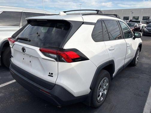 2020 Toyota RAV4 LE