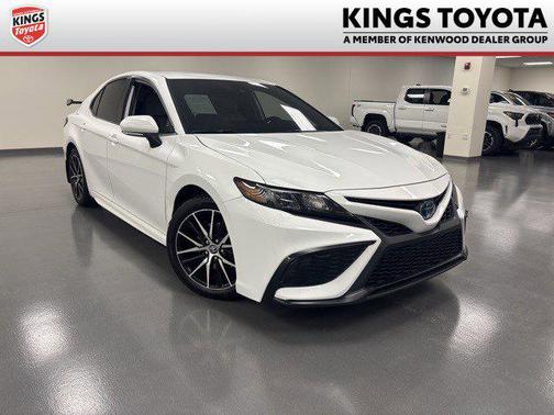 2024 Toyota Camry Hybrid SE