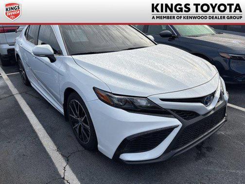 2024 Toyota Camry Hybrid SE