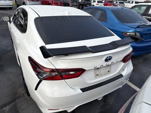 2024 Toyota Camry Hybrid SE