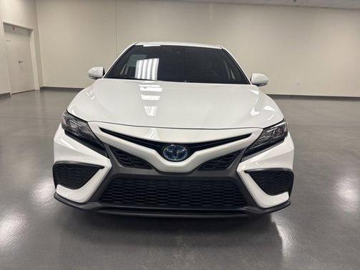 2024 Toyota Camry Hybrid SE