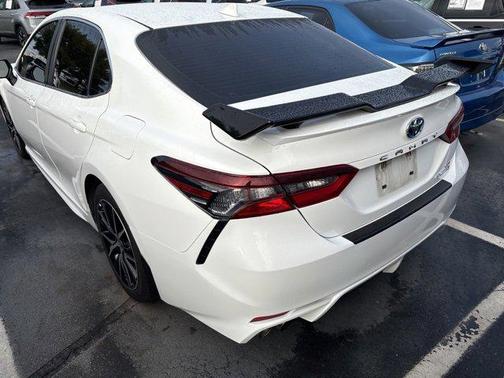 2024 Toyota Camry Hybrid SE