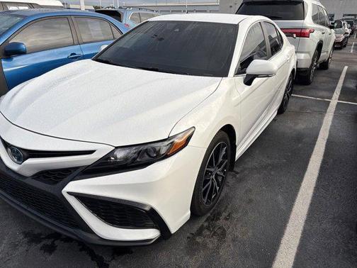 2024 Toyota Camry Hybrid SE