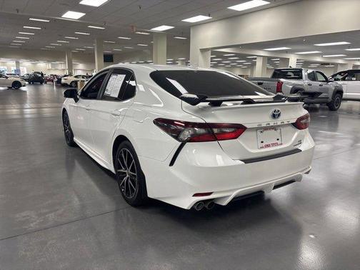 2024 Toyota Camry Hybrid SE